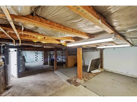 1033 Ohio Avenue North Bend OR 97459