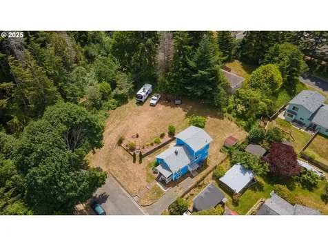 1033 Ohio Avenue North Bend OR 97459
