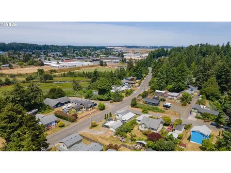 1033 Ohio Avenue North Bend OR 97459