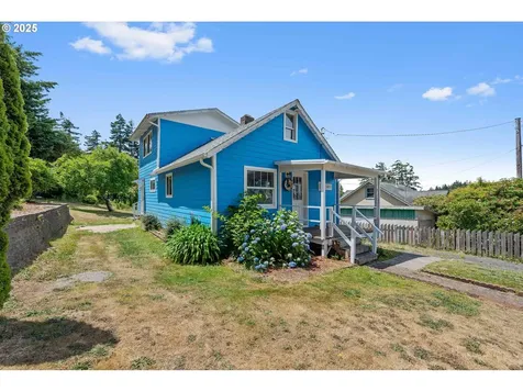 1033 Ohio Avenue North Bend OR 97459