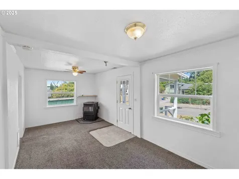 1033 Ohio Avenue North Bend OR 97459