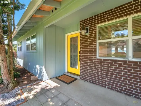 1870 7th Street Columbia City OR 97018