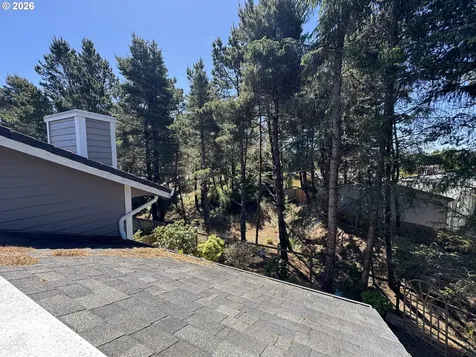 2013 Royal Saint George Drive Florence OR 97439