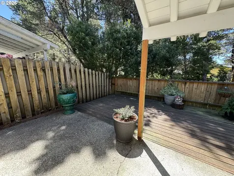 2013 Royal Saint George Drive Florence OR 97439