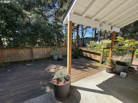 2013 Royal Saint George Drive Florence OR 97439