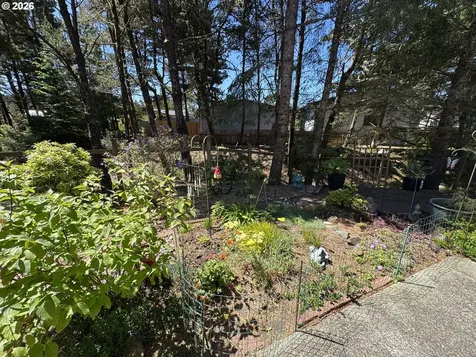 2013 Royal Saint George Drive Florence OR 97439