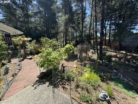 2013 Royal Saint George Drive Florence OR 97439