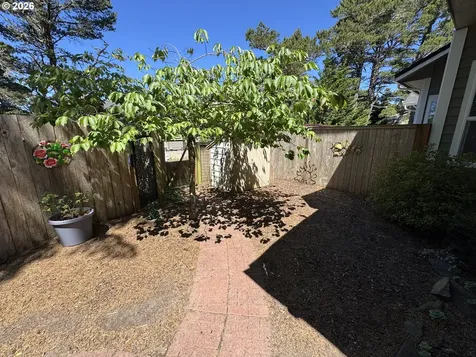 2013 Royal Saint George Drive Florence OR 97439