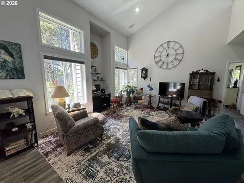 2013 Royal Saint George Drive Florence OR 97439
