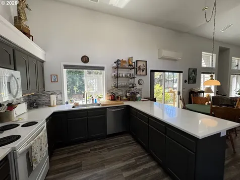 2013 Royal Saint George Drive Florence OR 97439