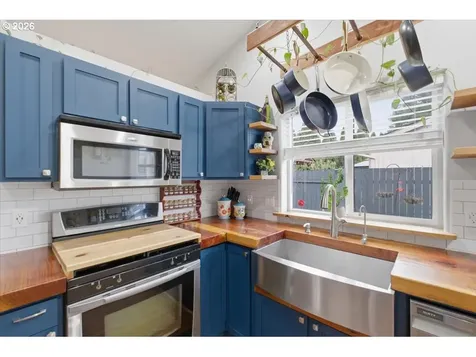 701 SE Juniper Avenue Dallas OR 97338