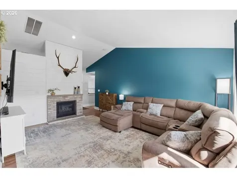 701 SE Juniper Avenue Dallas OR 97338