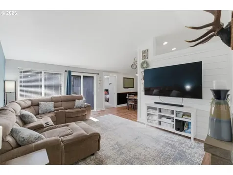 701 SE Juniper Avenue Dallas OR 97338