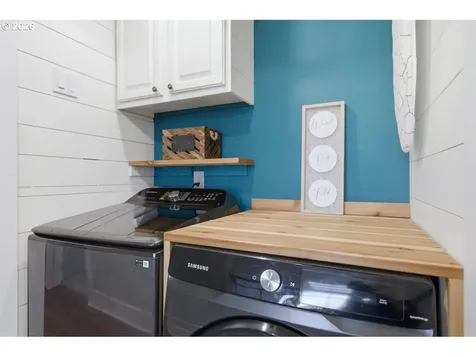 701 SE Juniper Avenue Dallas OR 97338