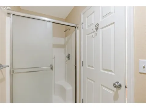 2104 NE 180th Place Vancouver WA 98684