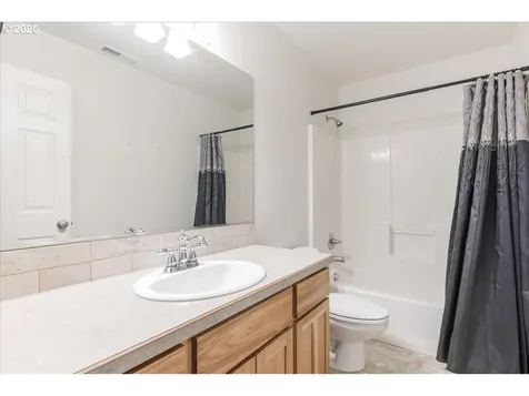 2104 NE 180th Place Vancouver WA 98684