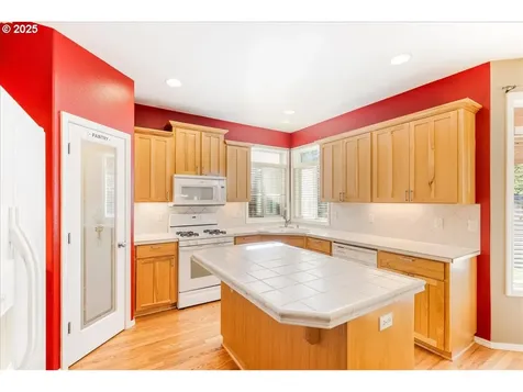 2104 NE 180th Place Vancouver WA 98684