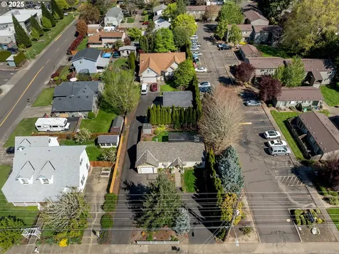 1005 NW 2nd Street Mcminnville OR 97128