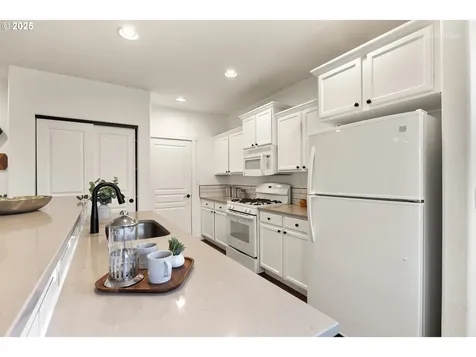 15561 Broken Top Avenue Sandy OR 97055