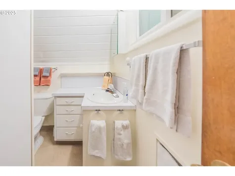 1420 NW 20th Street Lincoln City OR 97367