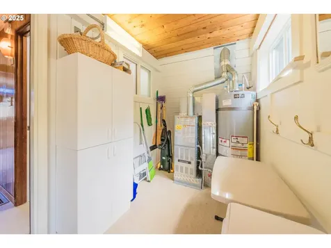 1420 NW 20th Street Lincoln City OR 97367