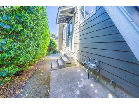 1420 NW 20th Street Lincoln City OR 97367