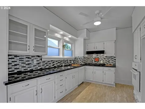 4405 NE 34th Avenue Portland OR 97211