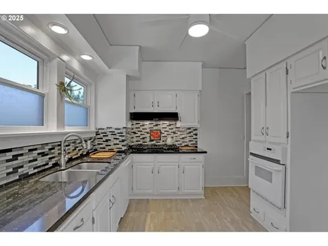4405 NE 34th Avenue Portland OR 97211