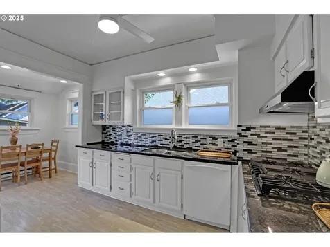 4405 NE 34th Avenue Portland OR 97211