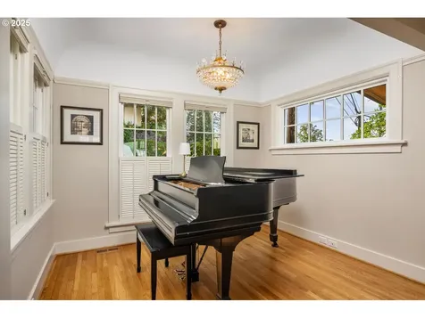 418 NW Albemarle Terrace Portland OR 97210