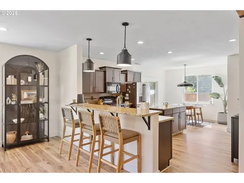 2558 NW White Oak Avenue Albany OR 97321