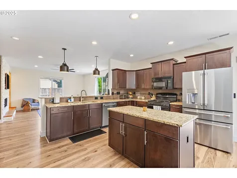 2558 NW White Oak Avenue Albany OR 97321