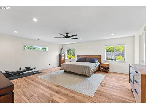 2558 NW White Oak Avenue Albany OR 97321