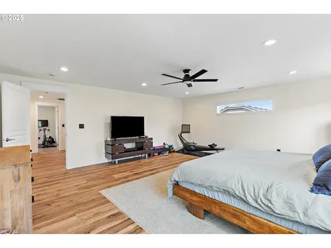 2558 NW White Oak Avenue Albany OR 97321