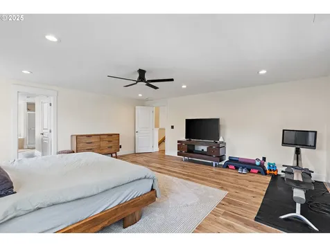 2558 NW White Oak Avenue Albany OR 97321