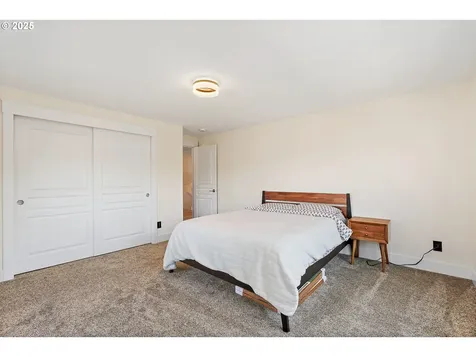 2558 NW White Oak Avenue Albany OR 97321