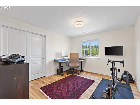 2558 NW White Oak Avenue Albany OR 97321