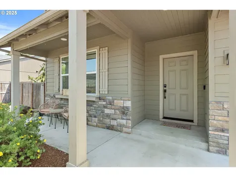 2558 NW White Oak Avenue Albany OR 97321