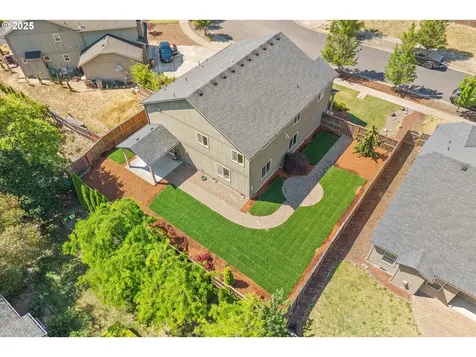 2558 NW White Oak Avenue Albany OR 97321