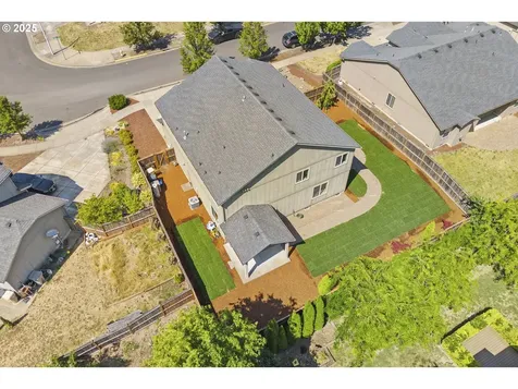 2558 NW White Oak Avenue Albany OR 97321