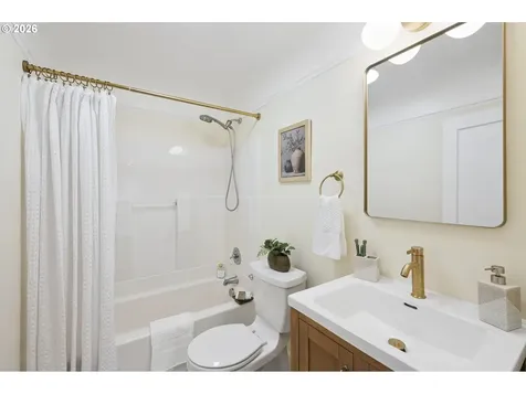 6600 SE 57th Avenue Portland OR 97206