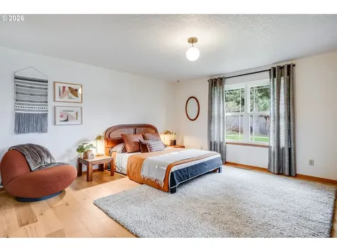 160 S Center Street Silverton OR 97381