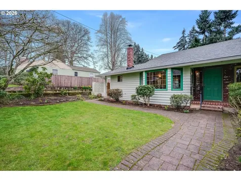 160 S Center Street Silverton OR 97381