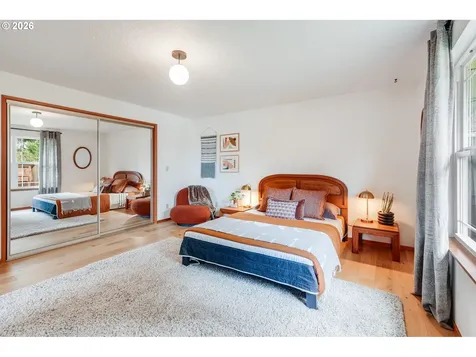 160 S Center Street Silverton OR 97381