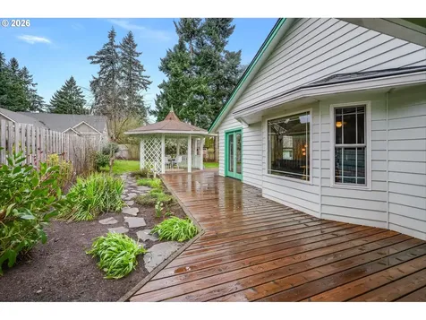 160 S Center Street Silverton OR 97381