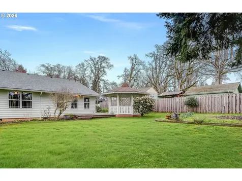 160 S Center Street Silverton OR 97381