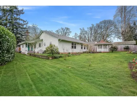 160 S Center Street Silverton OR 97381