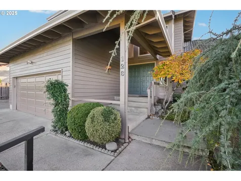 126 SW 5th Street Gresham OR 97080