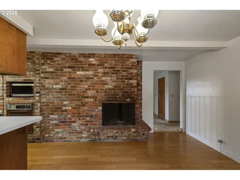 1055 Cascade Drive NW Salem OR 97304