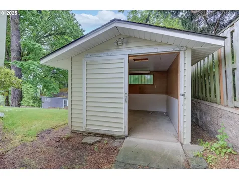 1055 Cascade Drive NW Salem OR 97304